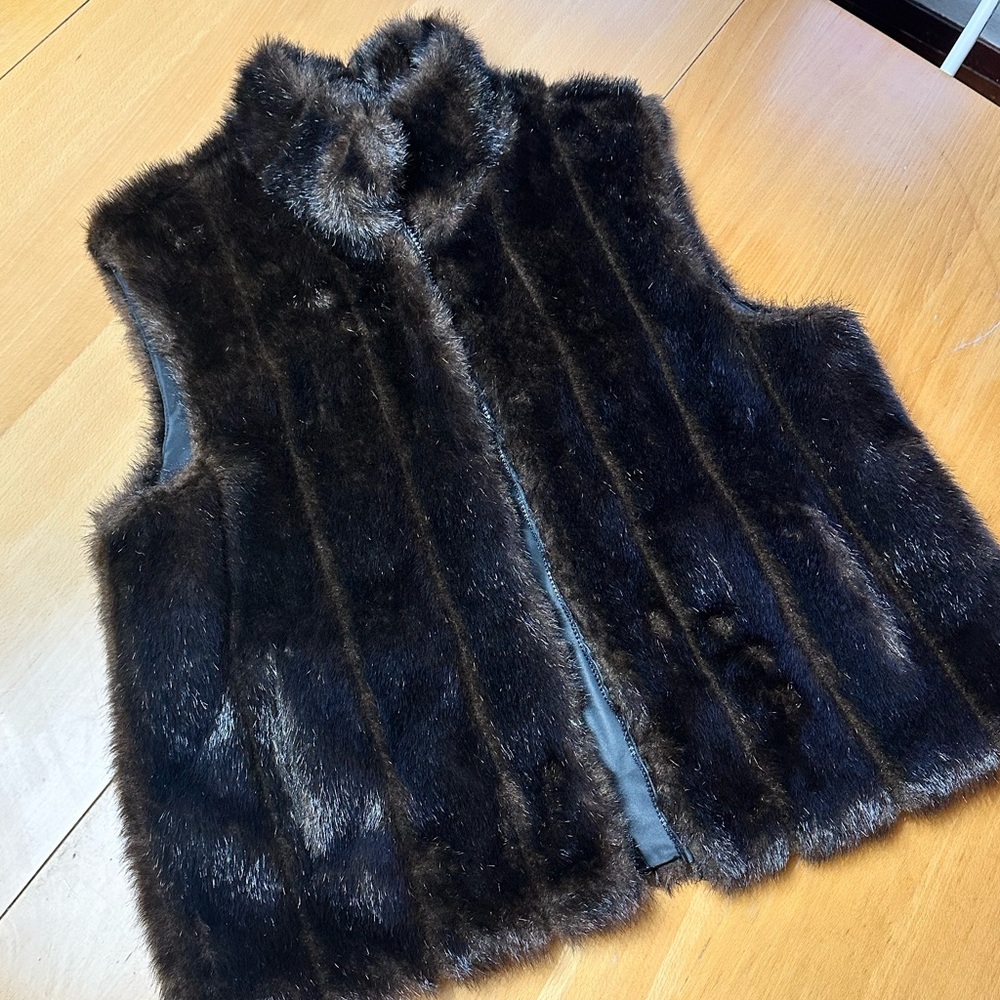 Faux fur vest - GORGEOUSSS 🤎